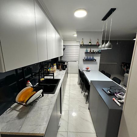 Elegant Escape In City Center Yerevan Bagian luar foto