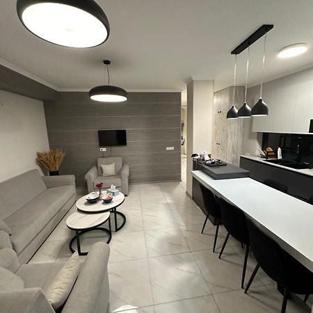 Elegant Escape In City Center Yerevan Bagian luar foto